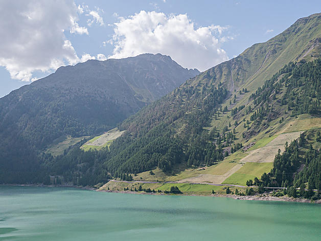 Vernago lake: hiking in South Tyrol