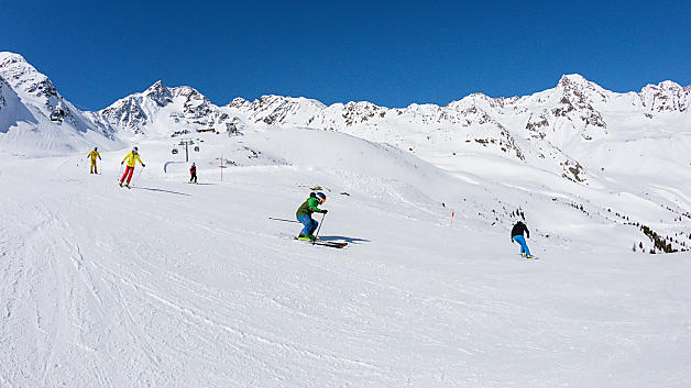 With our guides, it is safe to hike and ski on the glacier